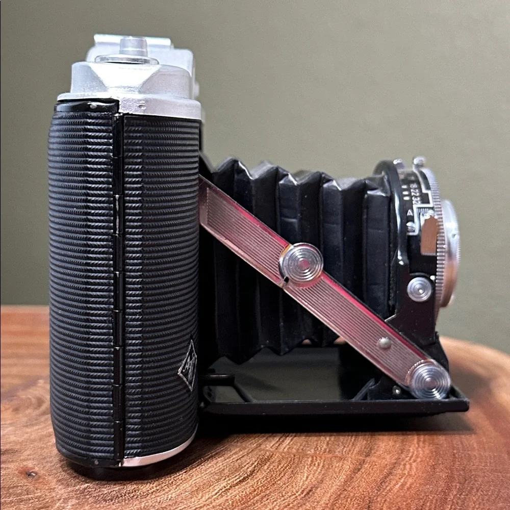 Agfa Isolette I - Working & GORGEOUS + Mystery Film